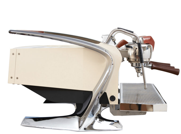 SLAYER STEAM LP Slayer Steam LP espresso machine 2-Group model with ink-black wings
